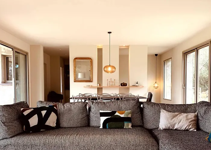 Проживання в сім'ї Cosy Dans De Standing Avec Piscine *